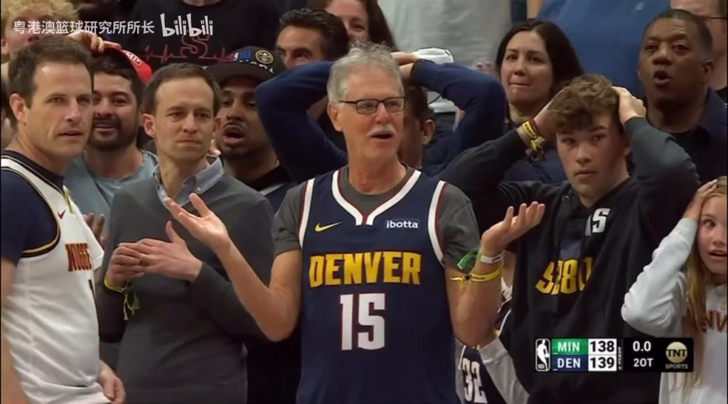 導火索？回顧此前掘金對陣森林狼，威少送出三分犯規(guī)后的眾生相！