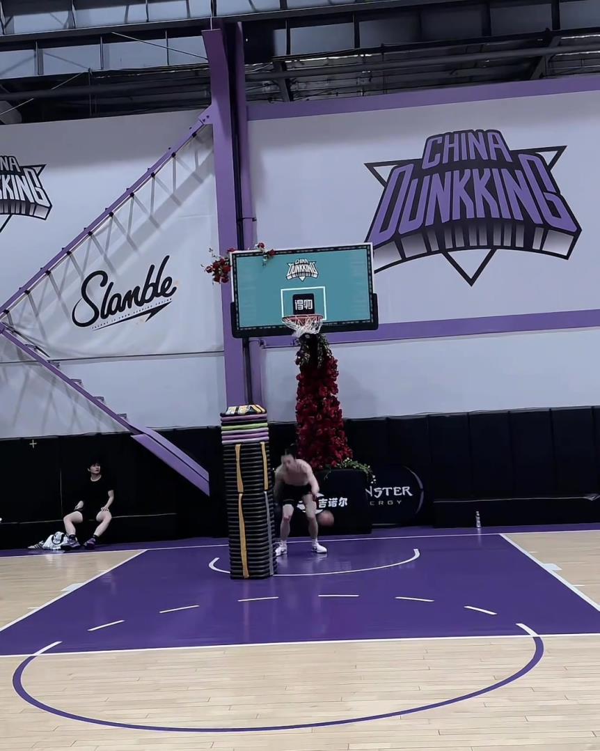 兄弟，這個(gè)摸高如何？