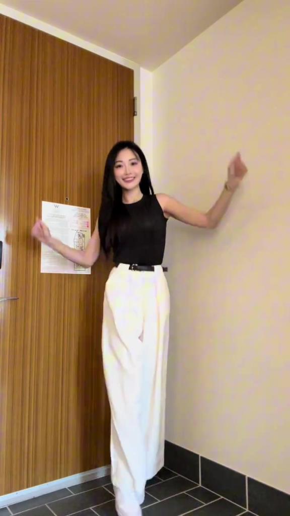 孟超曬自拍：常規(guī)賽正式收官啦，咱們季后賽見啦！