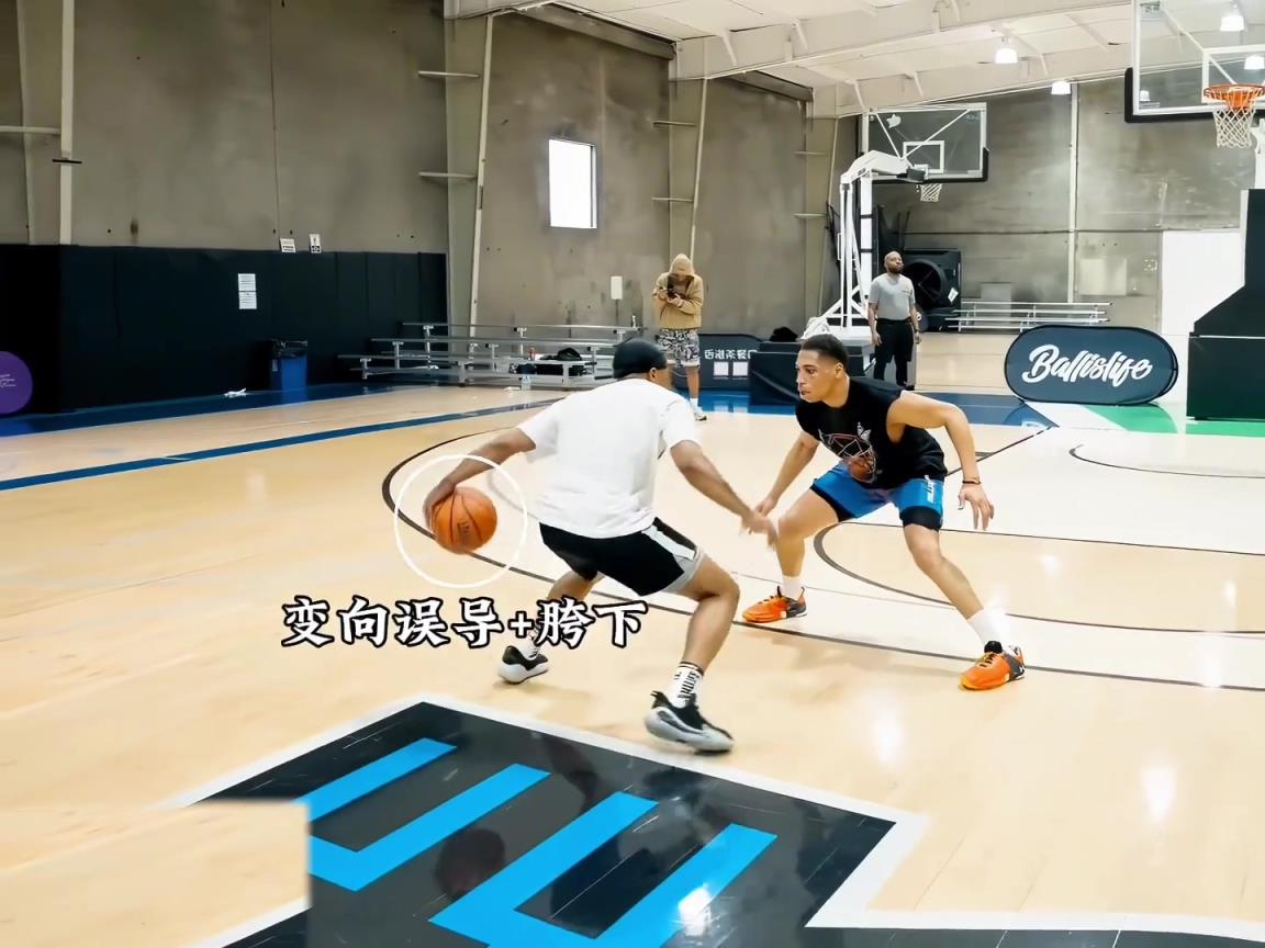 “實(shí)戰(zhàn)中的節(jié)奏過人動(dòng)作鑒賞，連續(xù)胯下變向舞蹈銜接頓拜突破”