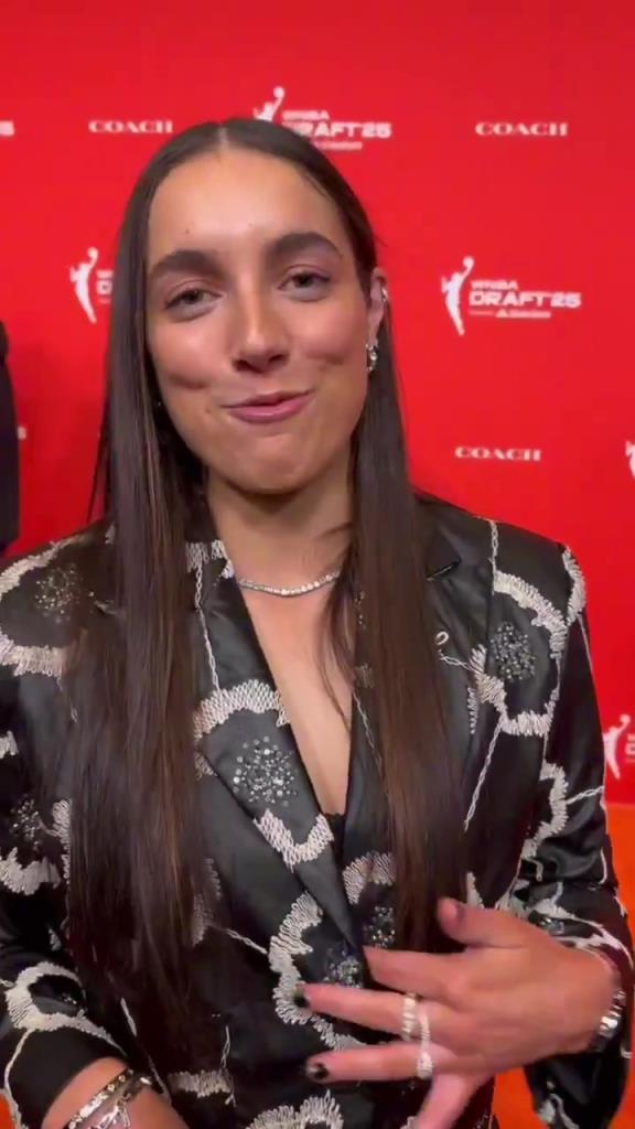 少爺真全能啊！威少還幫WNBA新秀妹子們設(shè)計(jì)今晚的服裝