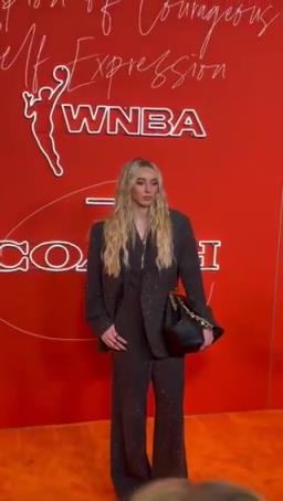 女狀元佩吉強(qiáng)勢登陸WNBA，實(shí)力超強(qiáng)，顏值也杠杠的