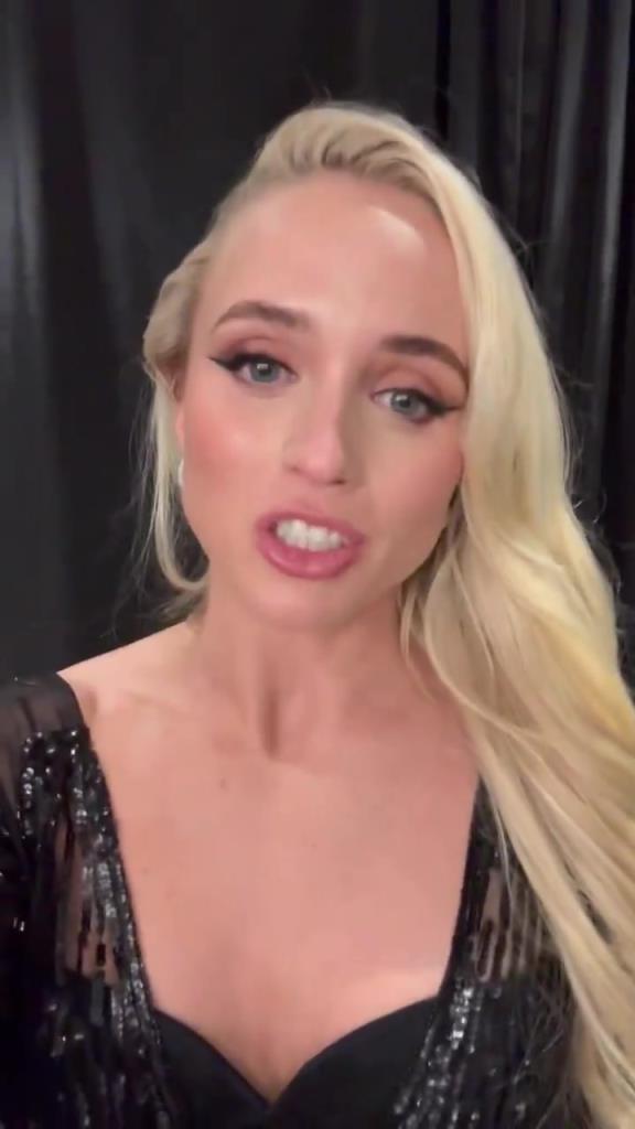 這么甜美的長相，要是不跟你說，你都不知道她也是籃球遠(yuǎn)動員